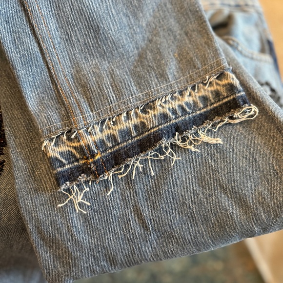 Le Superbe Straight Leg Blue Jeans with black embellishments. Size 26. NWOT - Picture 5 of 7